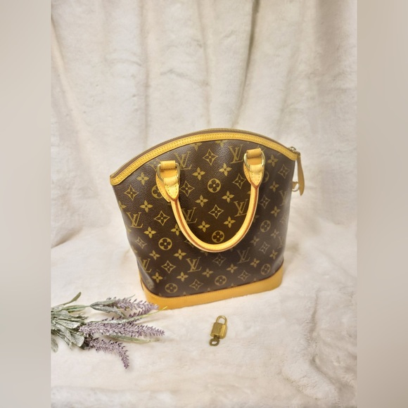 Authentic Louis Vuitton Lockit vertical pm handbag - Picture 2 of 16